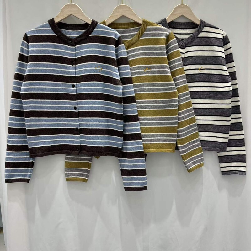 New early autumn collection: color-block striped, collared, casual, strapless, clover-patterned knit cardigan, long-sleeved top, women's outerwear New early autumn collection: color-block striped, collared, casual, strapless, clover-patterned knit cardigan, long-sleeved top, women's outerwear