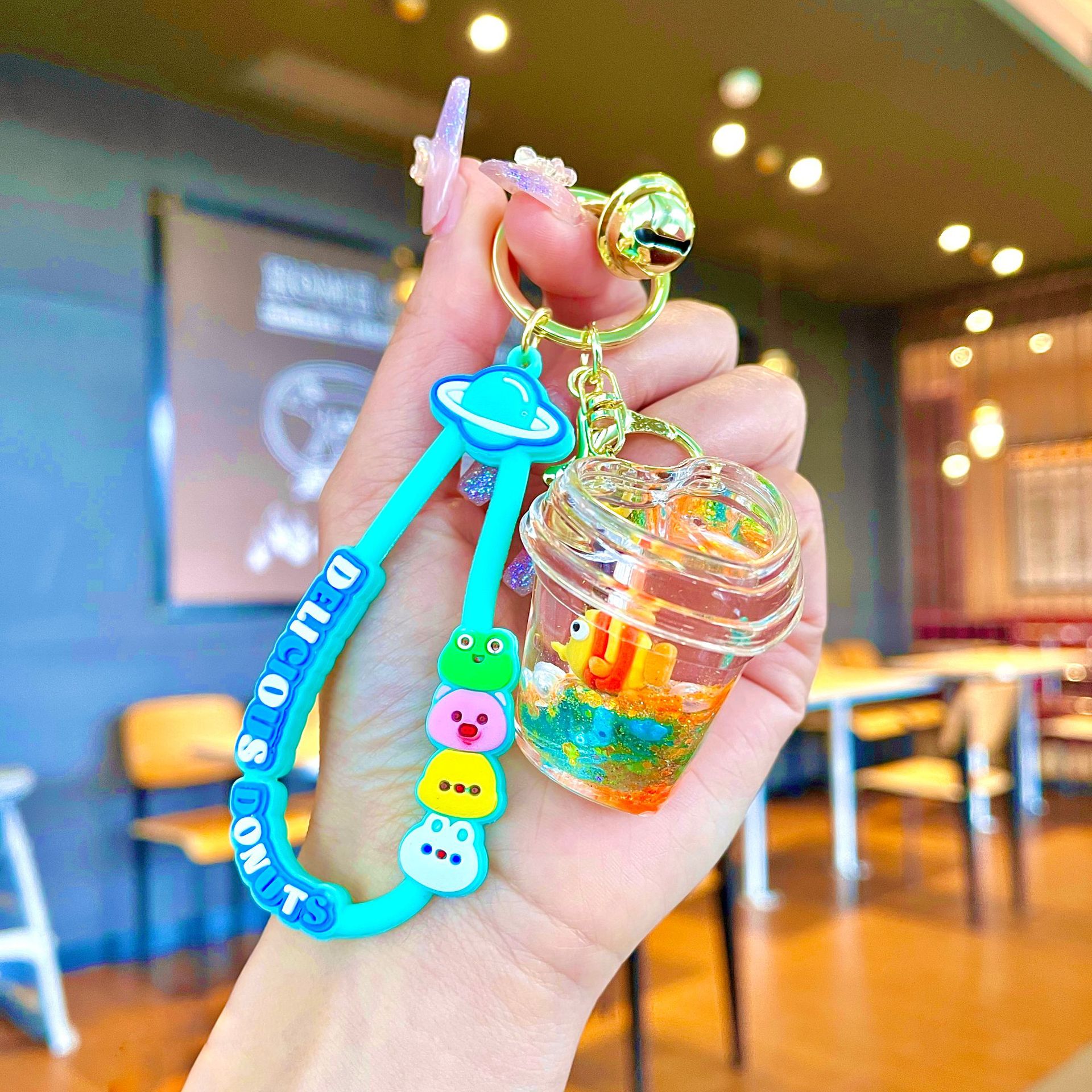 Nuevo llavero de dados luminosos con aceite, cuentas de burbujas, dados, colgantes de botella de arena de cristal, colgantes de bolsas al por mayor