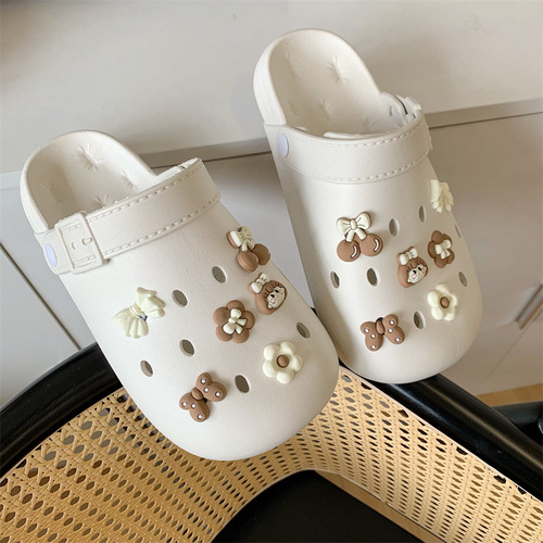 Sweet Croc Shoes for Girls Cute Student Outerwear Three-dimensional Cartoon Girl Heart-Stepping Soft Thick-soled Beach Sandals for Girls