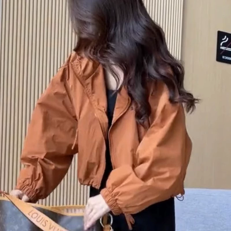 Штурмовая куртка с капюшоном женская короткая куртка весной и осенью новый маленький человек повседневный взрывной куртка высокого класса куртка топ