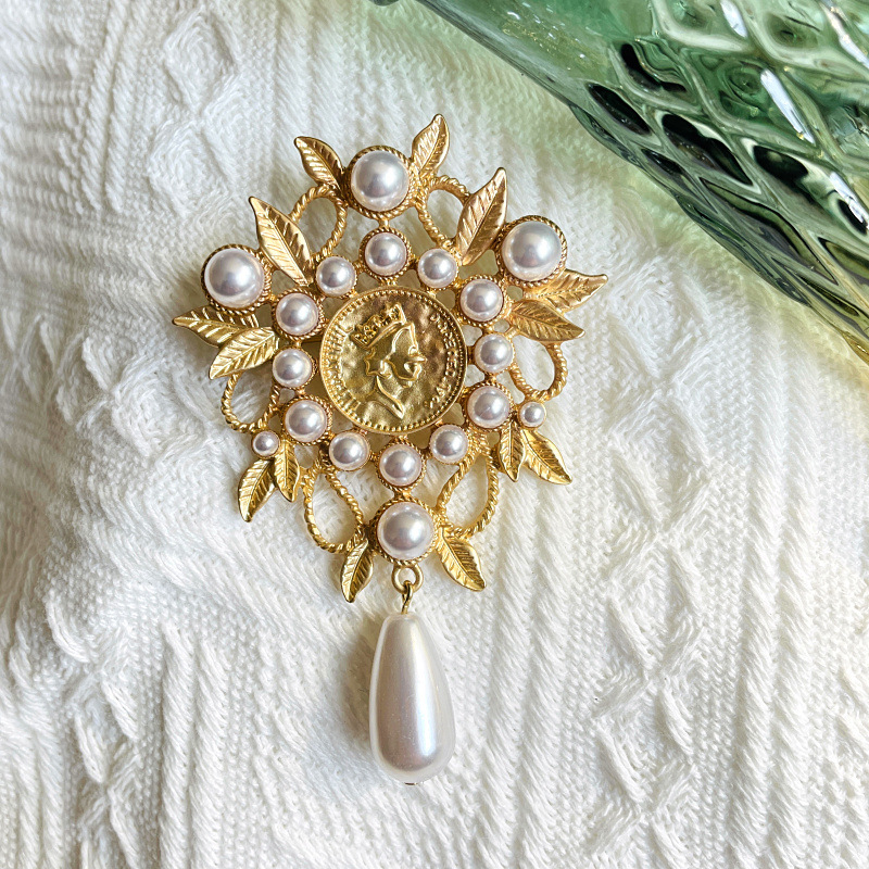 22g Weight Pearl Inlay Material Brooches Classification Holiday Occasion Alloy Material Leaf Pattern All Seasons Season Women's Gender Inlay Design Vintage Style, Simple Style Style Vintage Style Simple Style Pin Leaf Alloy Inlay Pearl Women's Brooches 无