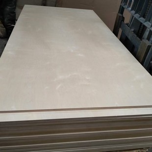 Birch Veneer Dd Grade Is Not Easy to Crack. Factory Direct Sales. Can Prevent Termites. Fsc Certification Can Be Provided