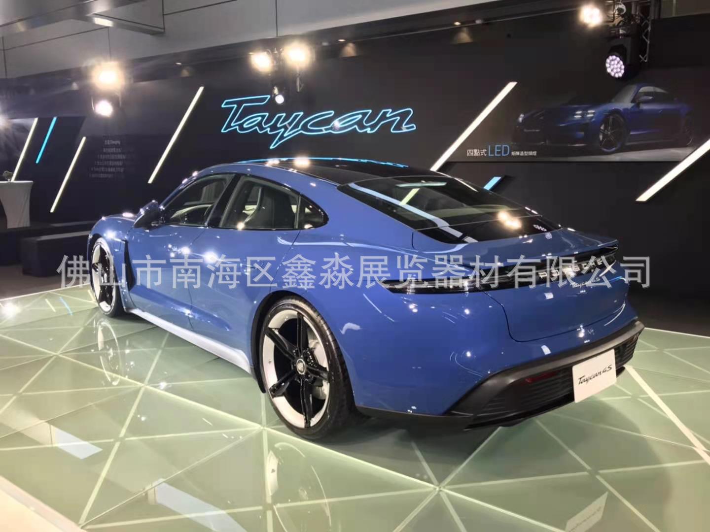 ����Դ������������ײ�װ��̨չ��չʾ����̨�滪ΪС����˹����