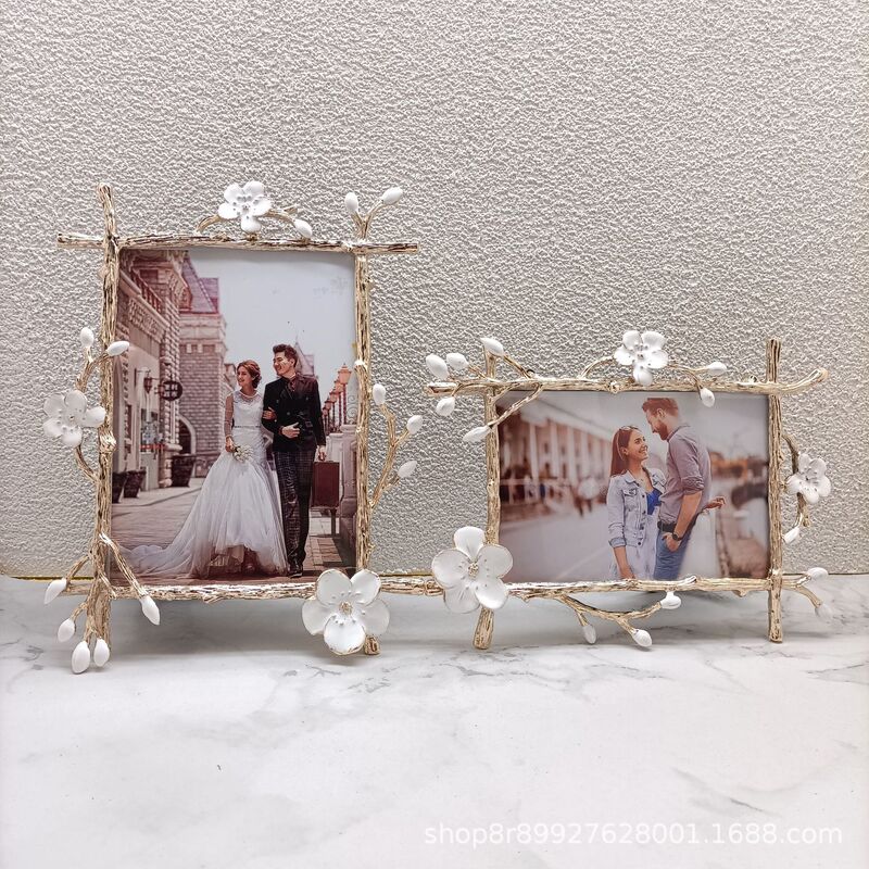 Factory source metal fashion European metal photo frame, home ornaments decoration