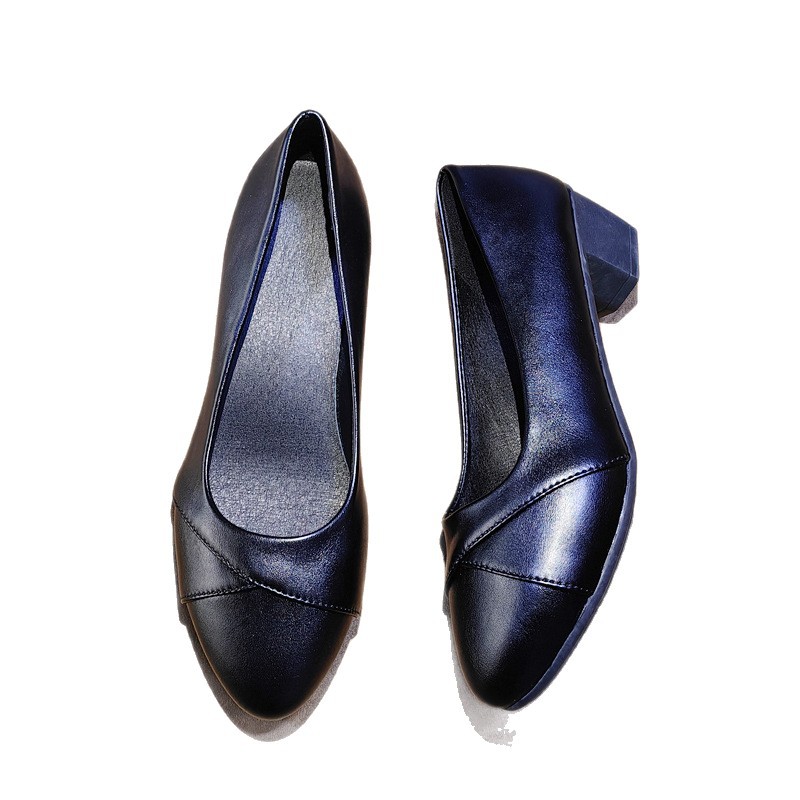 Zapatos de cuero suave, zapatos de cuero suave, zapatos de talón medio, primavera 2026, nuevos zapatos de cuero pequeños, zapatos cómodos antideslizantes para mujeres de mediana edad