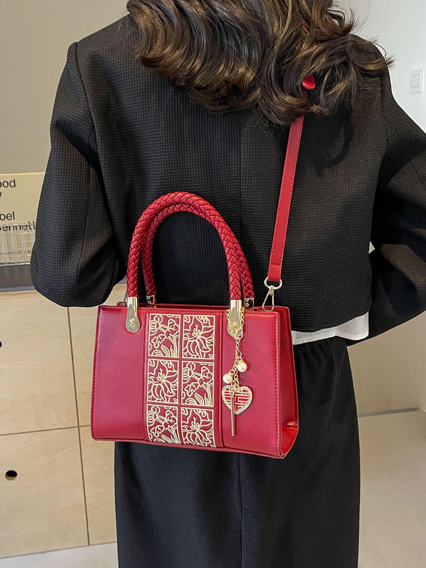 Bolso de boda rojo para mujer 2025 nuevo bolso de novia bordado a mano bolso de mensajero de un solo hombro de textura de alta calidad