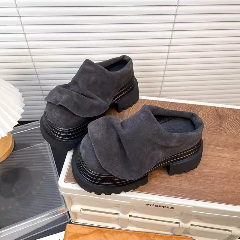 Zapatillas de loto de moda para mujeres 2025 verano y otoño nuevos zapatos de tacones altos con suela gruesa de diseño de nicho con cabeza media zapatilla para mujeres