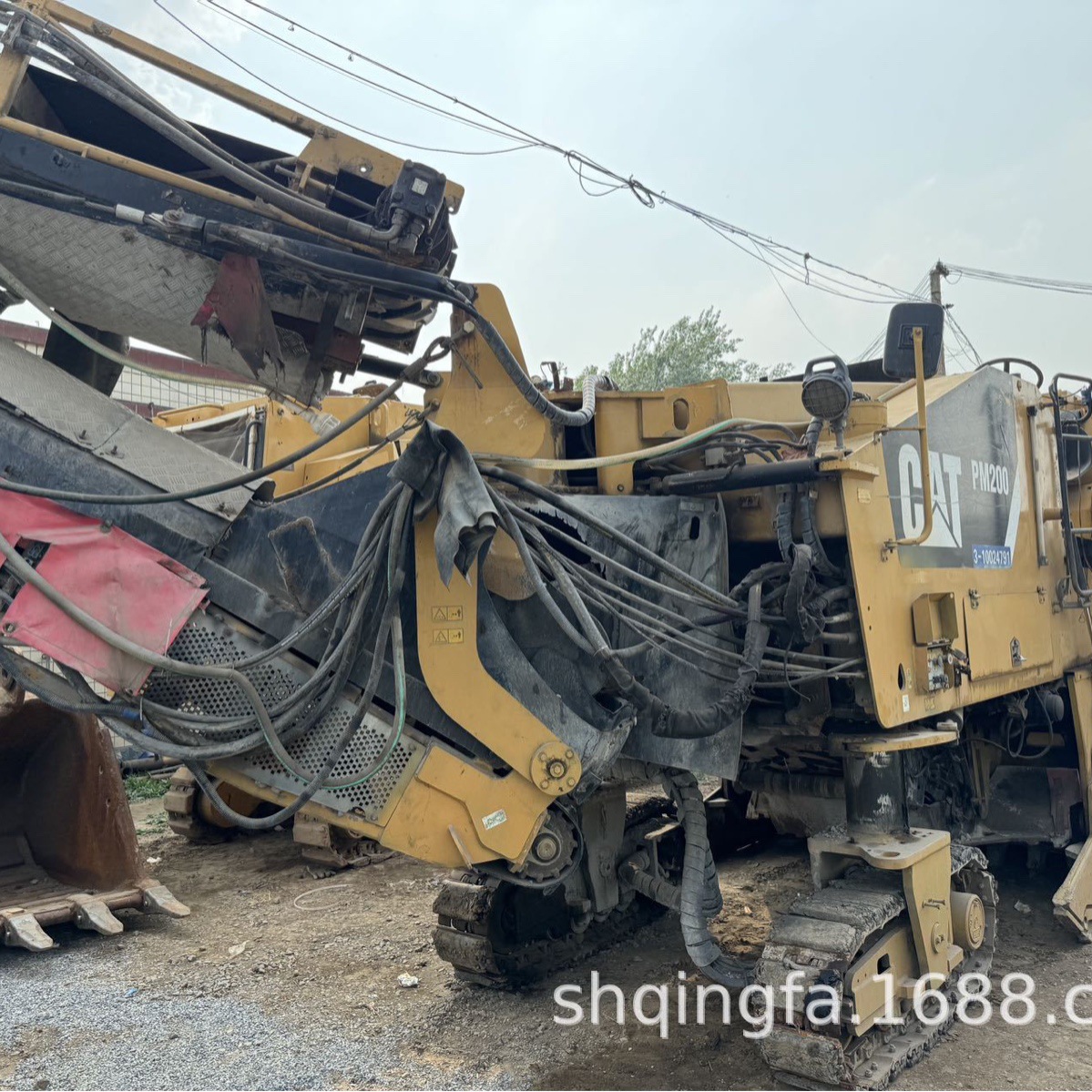 卡特PM200两米铣刨机Caterpillar PM200 planer milling machine