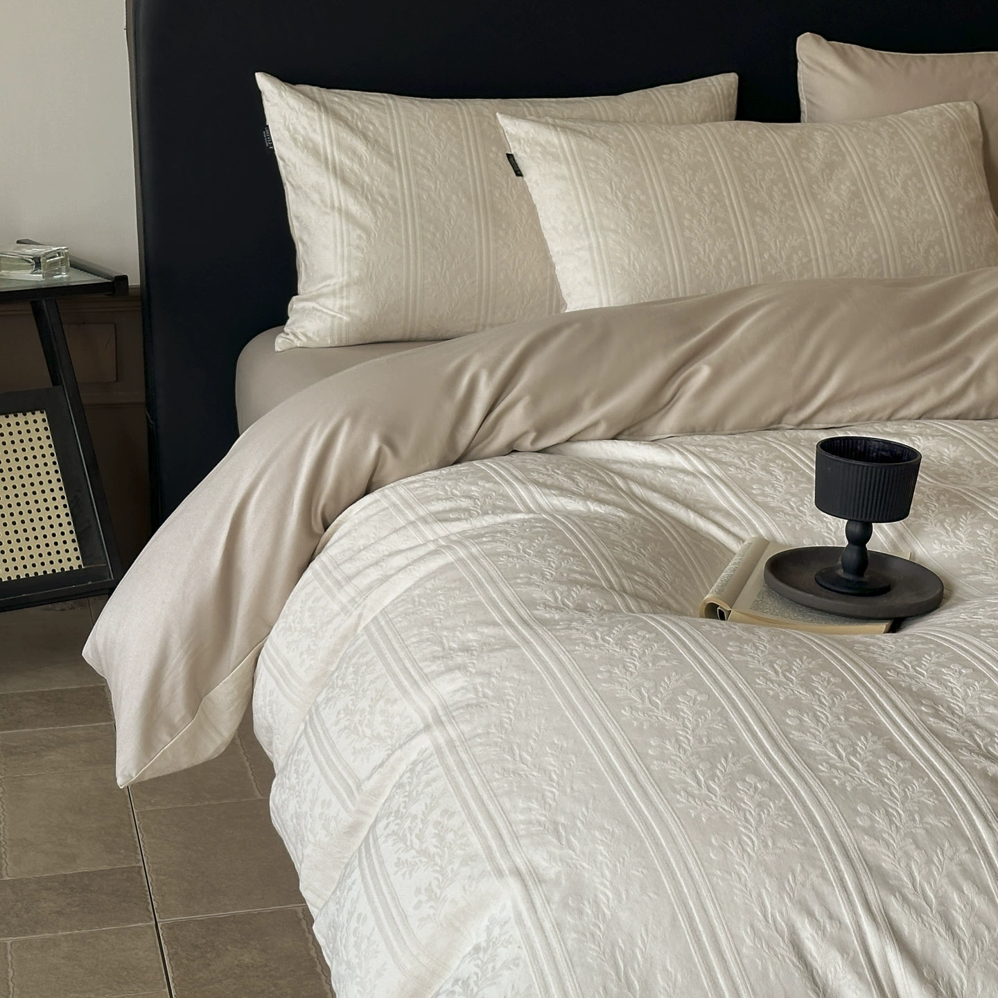 Прямые поставки с фабрики: комплект из 4 предметов из жаккардового хлопка (100 нитей), комплект из 3 предметов из высококачественного чистого хлопка класса люкс (простыня, пододеяльник, наволочки)