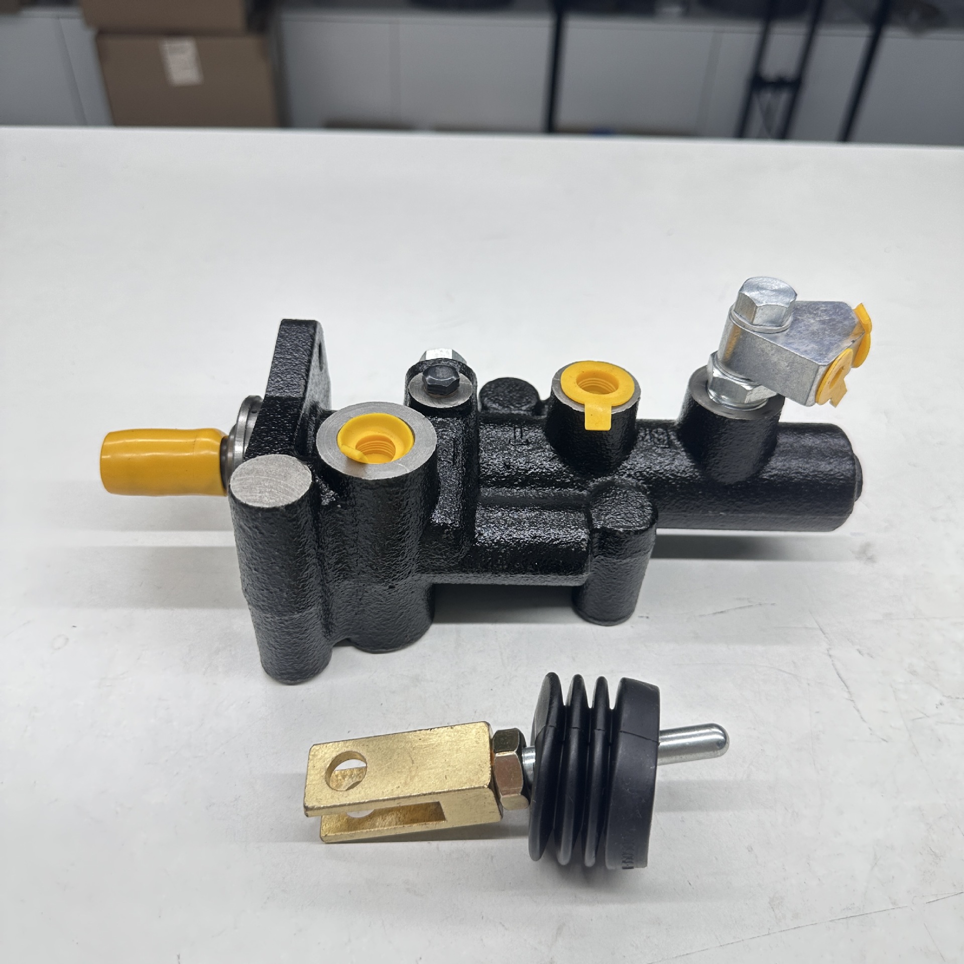 Brake Booster Suitable for Toyota Forklift 47250-31450-71 472503145071