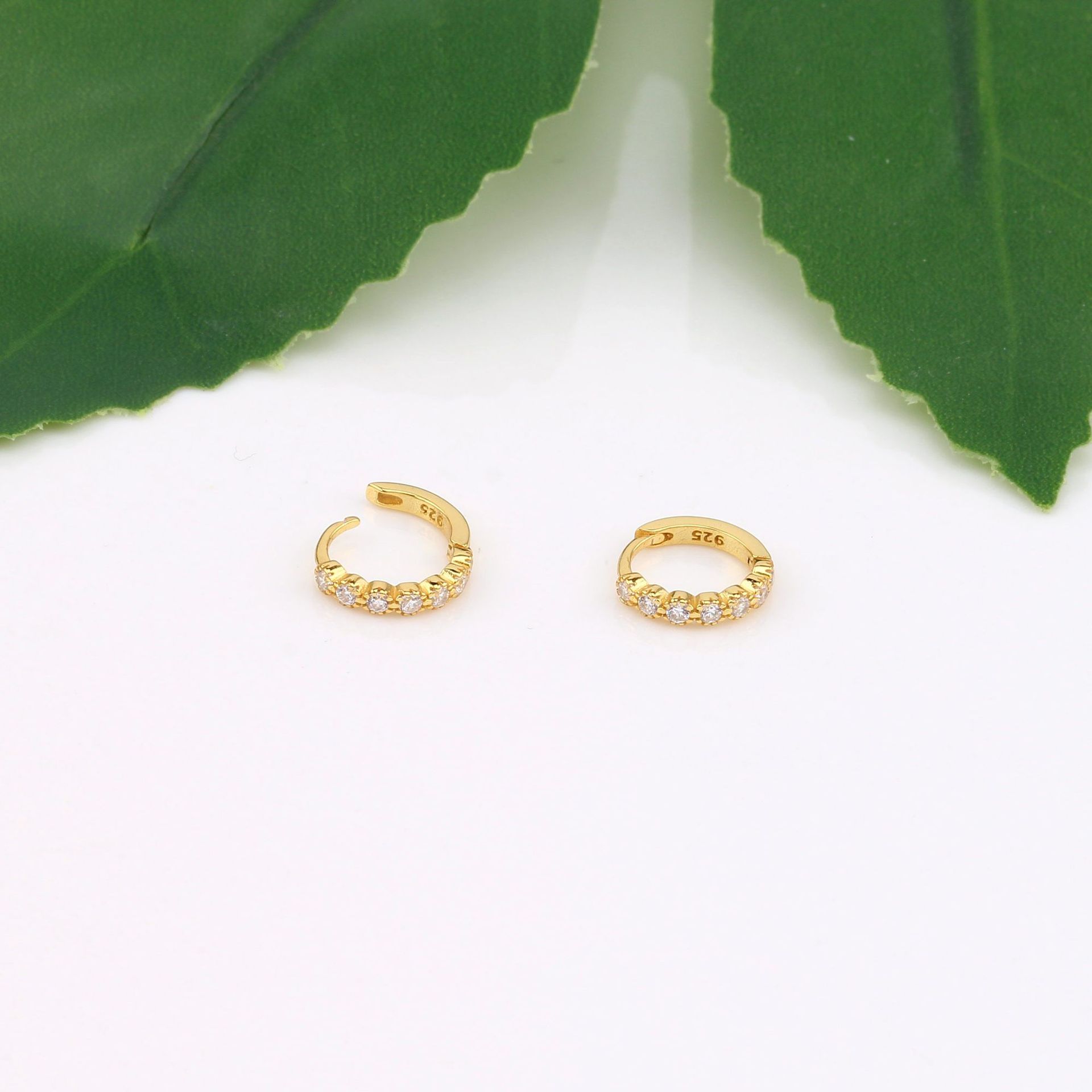 Round Pattern Women's Gender 1 Pair 18K Gold Plated White Gold Plated 925 Sterling Silver Zircon Round Earrings