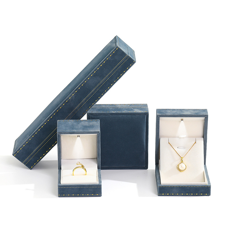 Haze blue with light; lace long chain box (220*55*36)