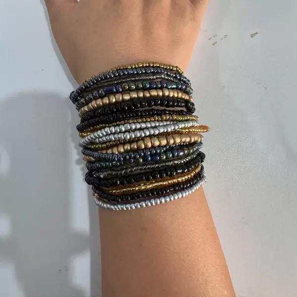 Cross-border Hot Selling Rice Bead Bracelet Black Strap Personalized Color Beaded Elastic Bracelet Simple Holiday Style