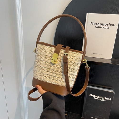 Fashionable portable woven bag for women  new high-end textured straw bag single shoulder crossbody bag casual bucket bag