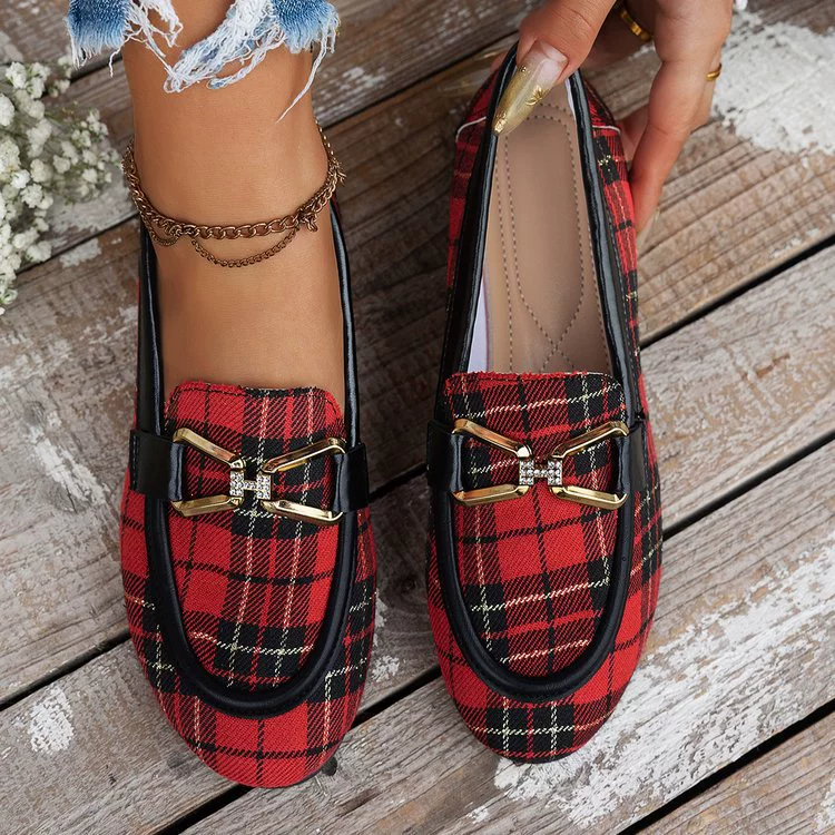 Летние женские туфли 2025 года, новые, с металлической пряжкой, плоские, повседневные, из ткани, размер 43, оптовая продажа, трансграничная торговля, большие размеры.