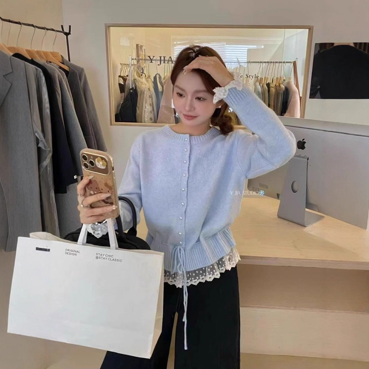 Age-Reducing Lace-Trimmed Waist-Tie Sweater for Women, Winter Loose Fit, Slimming, Versatile Round-Neck Top, Korean Style Versatile