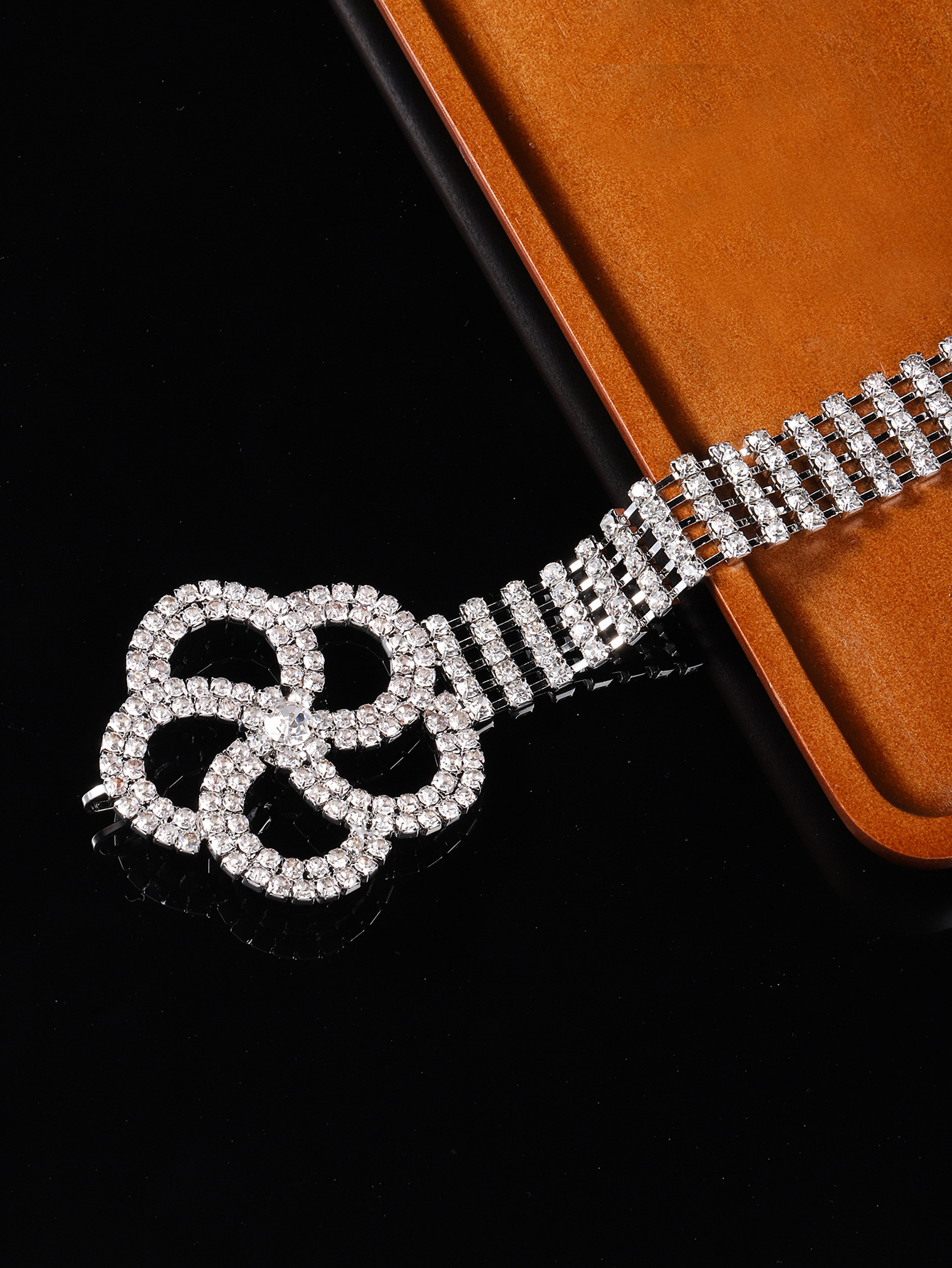 Solid Color Pattern All Seasons Season Simple Style Solid Color Metal Women's Chain Belts