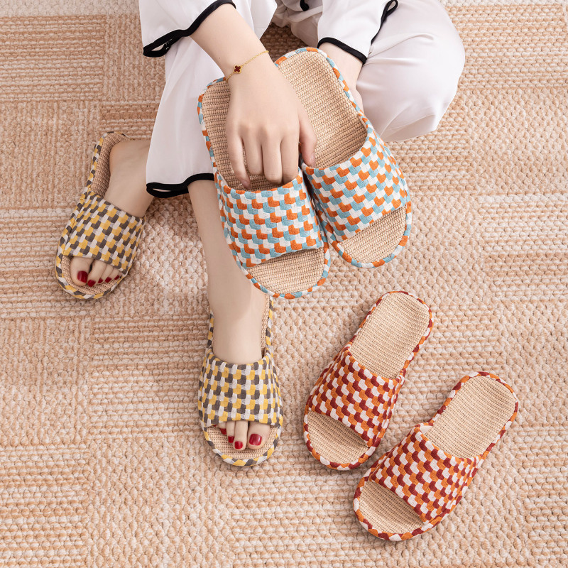 Women's Summer Slippers for Home Use, Non-Slip, Soft-Soled, Silent, Comfortable Fabric Slippers, Couple's Plaid Open-Toe Shoes Women's Summer Slippers for Home Use, Non-Slip, Soft-Soled, Silent, Comfortable Fabric Slippers, Couple's Plaid Open-Toe Shoes