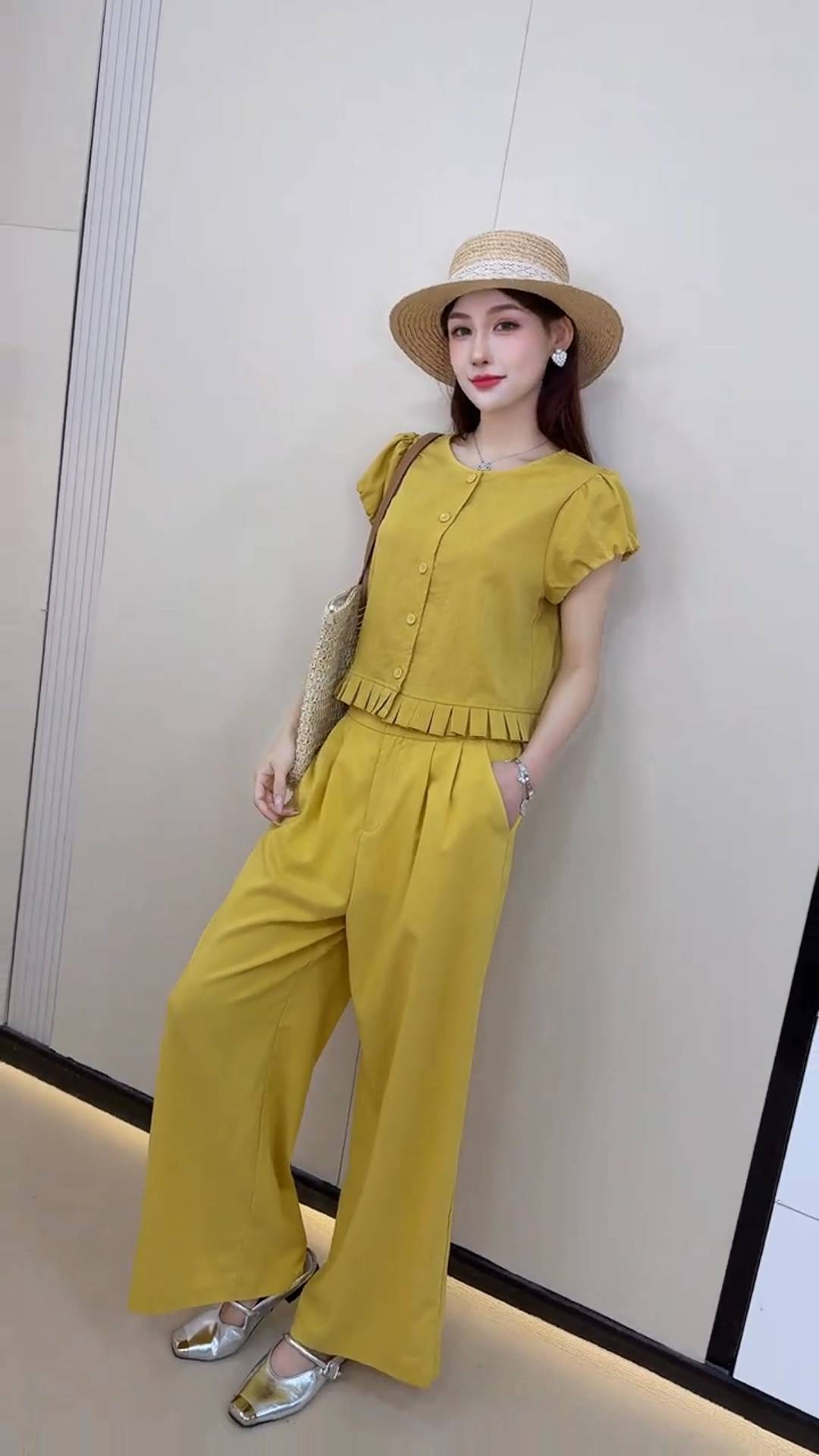 Bộ quần áo nữ mùa hè gồm áo ngắn thiết kế kiểu tây và quần ống rộng hai mảnh A5216 — Màu xanh lam đậm chi tiết 4