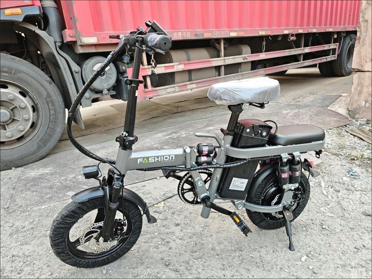 New national standard folding electric bicycle, small electric vehicle, ultra-light portable lithium battery scooter for transportation