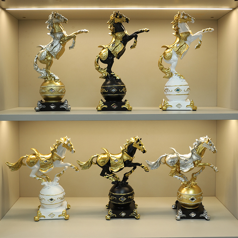 Horse to Success Ornaments Immediate Wealth Resin Crafts Home Living Room Entrance Wine Cabinet Office Decorations