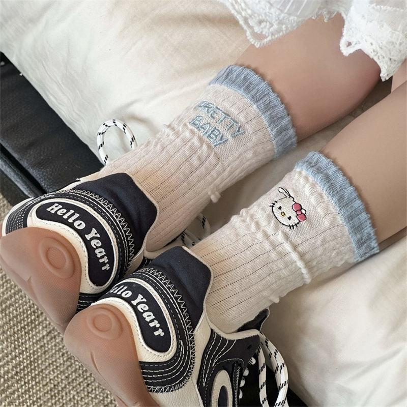 韩版KT猫袜子女日系卡通AB刺绣撞色猫咪字母中筒袜小众甜美堆堆袜|undefined