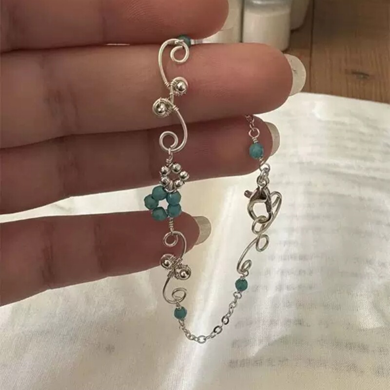 Minimalist Silver Wire-Wrapped Flower Bracelet for Women, Simple and Unique Design with a High-End Feel Minimalist Silver Wire-Wrapped Flower Bracelet for Women, Simple and Unique Design with a High-End Feel