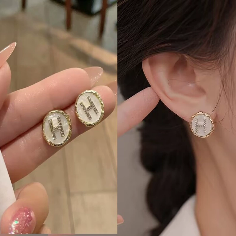 Серьги-гвоздики из серебра 925, маленький изысканный дизайн, легкий модный 2024, оптовые поставки доступны