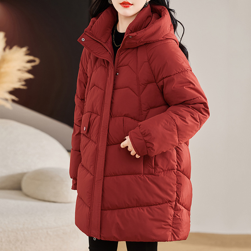 Invierno 2024 nueva ropa de algodón para damas pequeña ropa de algodón de moda suelta chaqueta de algodón gruesa media y larga chaqueta de algodón