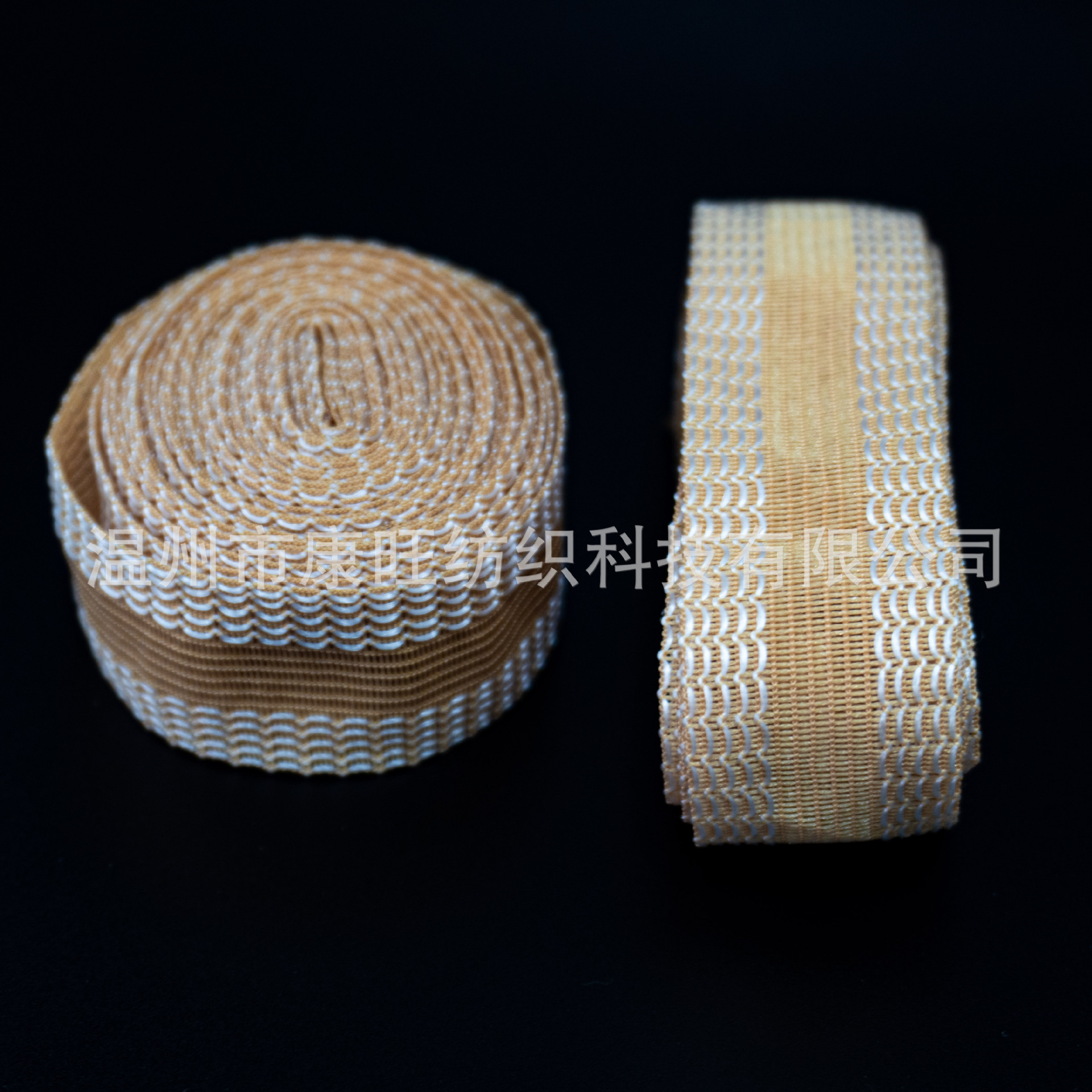 Los pantalones de la fábrica de Wenzhou se pegan en la boca del pantalón se acortan