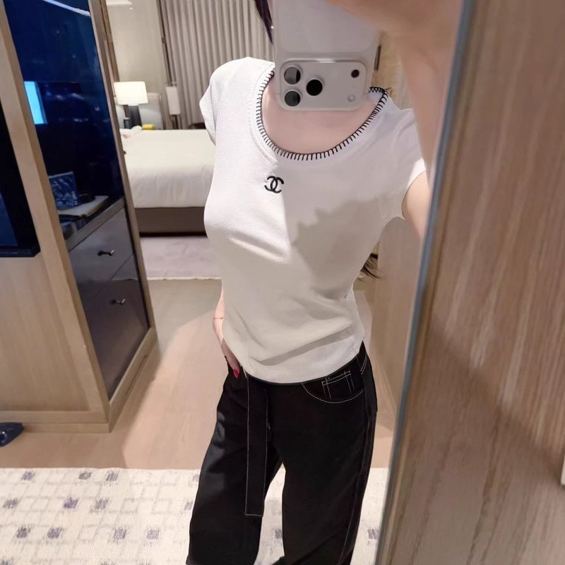26 Spring/Summer Chanel-Style Lace-Trimmed Short-Sleeve T-Shirt for Women, New Summer Style with Pleated Bow, Slim-Fit Short Top 26 Spring/Summer Chanel-Style Lace-Trimmed Short-Sleeve T-Shirt for Women, New Summer Style with Pleated Bow, Slim-Fit Short Top