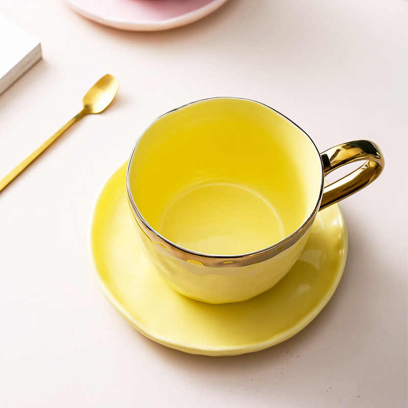 Tazas de café de lujo nordico dorado platos con cuchara estilo tazas de cerámica de té de la tarde para hombres y mujeres tazas de oficina tazas de agua