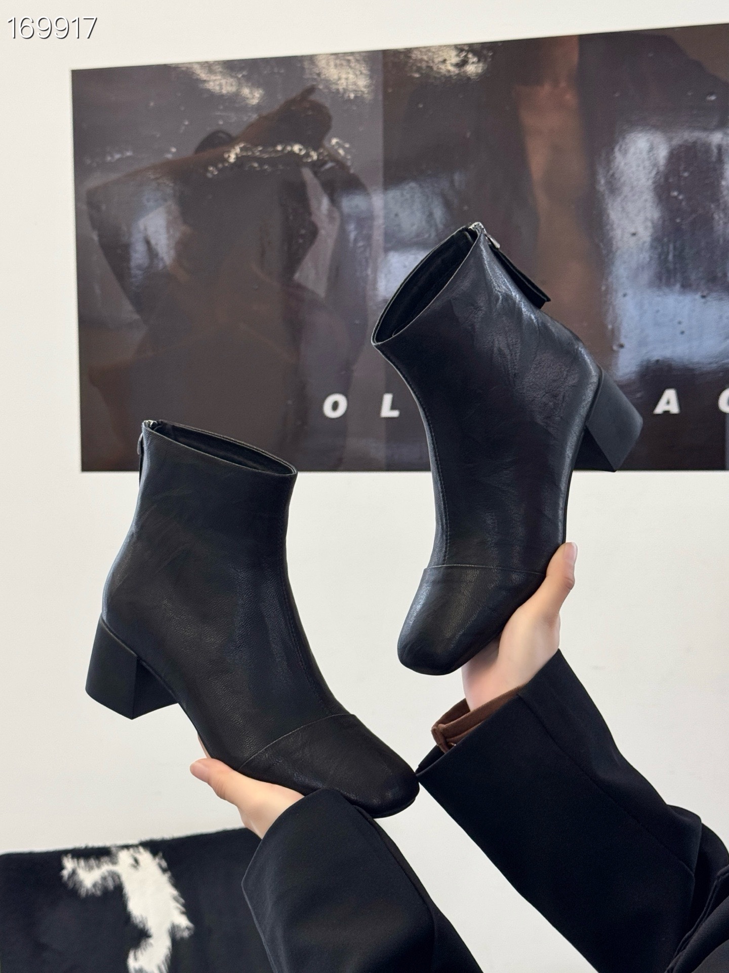 Boot nữ cổ thấp mũi vuông gót thấp da cừu thật mùa thu đông — Màu đen chi tiết 2