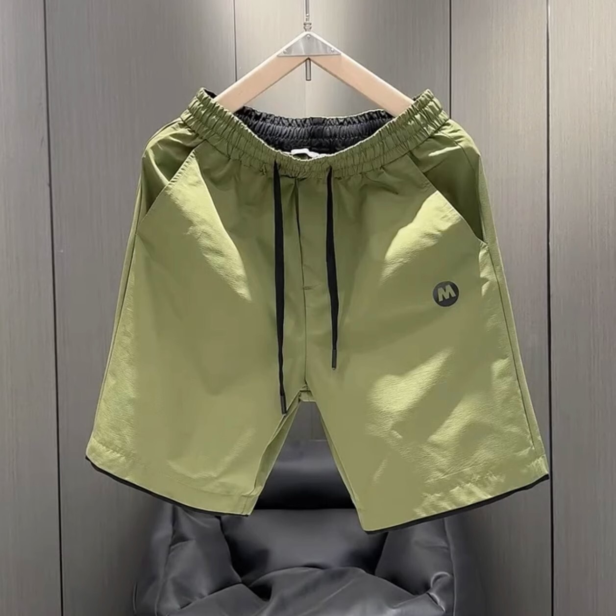 Pantalones de cinco puntos de estilo fino de la marca de moda, pantalones casuales, pantalones cortos para hombres, pantalones deportivos coreanos de secado rápido de verano