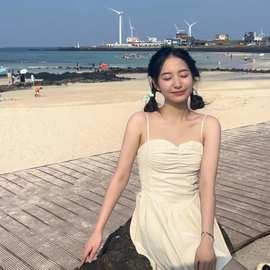 2023新款女小众吊带连衣裙抹胸裙海边纯欲温柔裙子夏季系凡尔赛