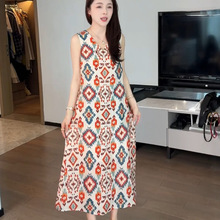 复古民族风碎花无袖连衣裙女2025夏季新款法式气质减龄时尚长裙