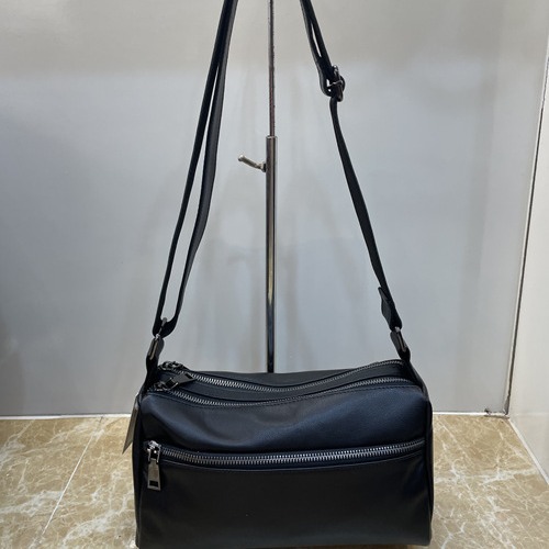 Nuevo bolso retro de moda europeo y estadounidense de un solo hombro con aire extranjero para viajar, bolso axilar simple bolso de hombro ligero de lujo