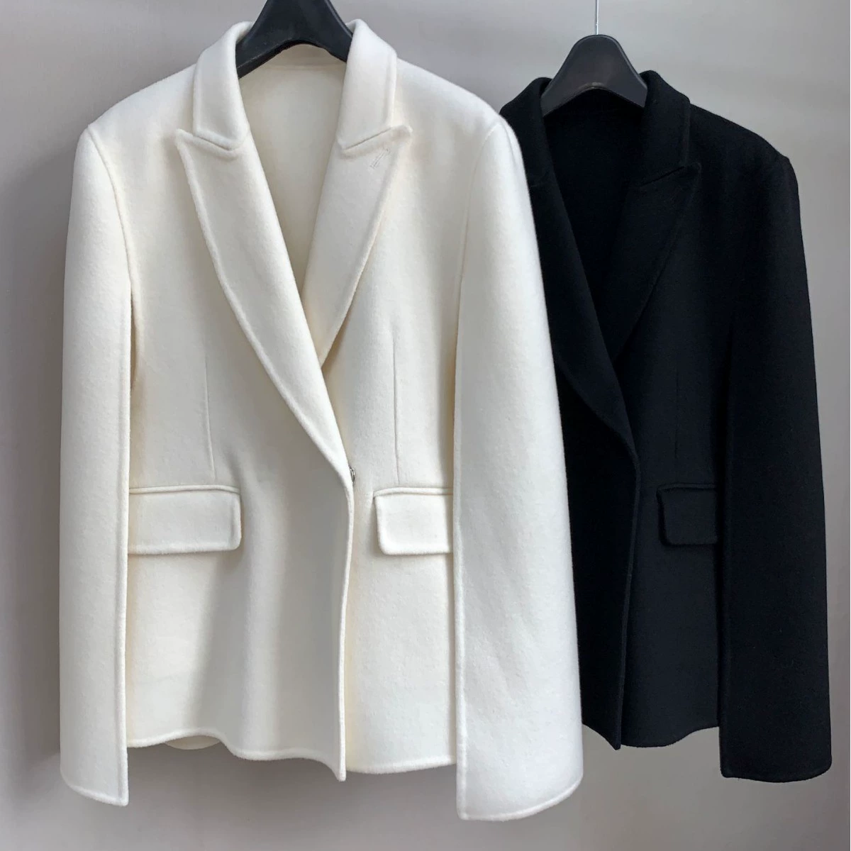 Элегантное двустороннее пальто-накидка из кашемира и шерсти средней длины в стиле «светская львица» для женщин, Далиан, зима 2025