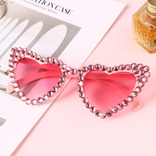 Трансграничные Новые Ручной Ручной Diamond Солнцезащитные очки SUNGLASSES Вечеринка Солнцезащитные очки Женская мода Алмазные очки персиковое сердце