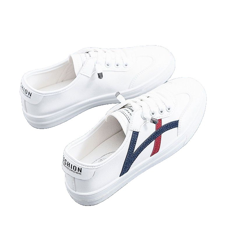Zapatos blancos casuales universales para mujeres verano 2025 nuevos zapatos de skate transpirables de malla cómodos zapatos deportivos para mujeres
