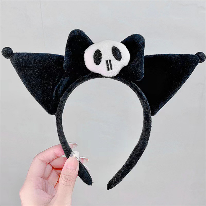 Gravata Borboleta Pequena Preta Kuromi