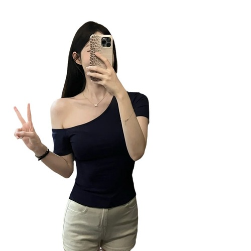 Cotton-blend Designers' Off-the-shoulder T-shirt with Subtle Tricks: One-shoulder Asymmetrical Fitted Slimming Short-sleeve Base Shirt