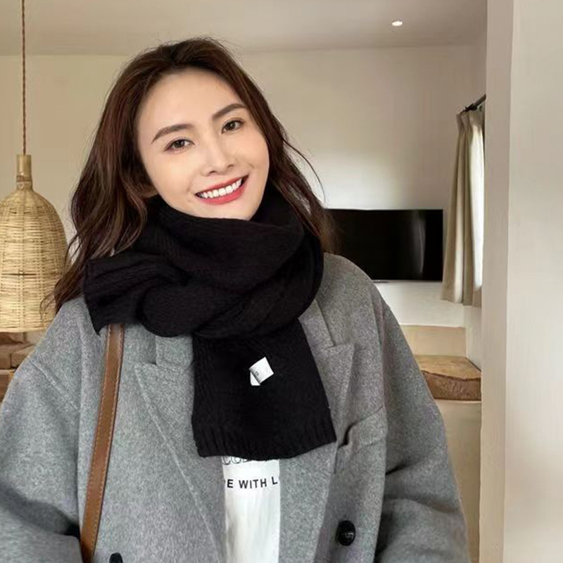 Women's solid color scarf for winter 2025, new warm and trendy blue soft knitted neck warmer with a high-end feel