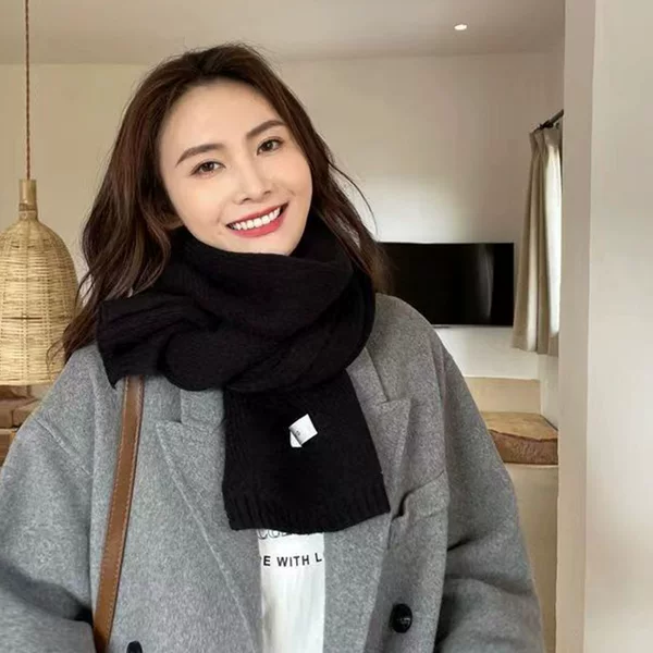 Women's solid color scarf for winter 2025, new warm and trendy blue soft knitted neck warmer with a high-end feel