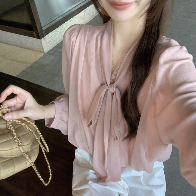 Real Shot of 2025 French Retro Gentle Style Fluttering Collar Splicing Lace Edge Versatile Short Elegant Shirt Top for Women