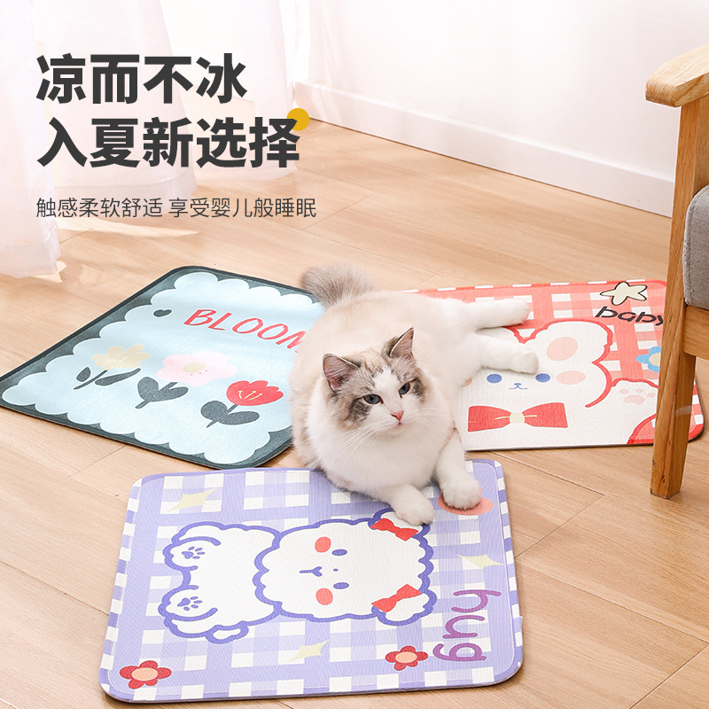 Perro fresco estera gato cuadrado verano mascota estera de enfriamiento mascota nido estera mascota gato hielo estera de seda al por mayor