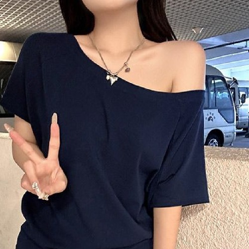 White Angled Shoulder Revealing Collar Sexy Shoulder Pure Desire Short Sleeve T-Shirt for Women Early Autumn Loose Lazy One-Shoulder Top