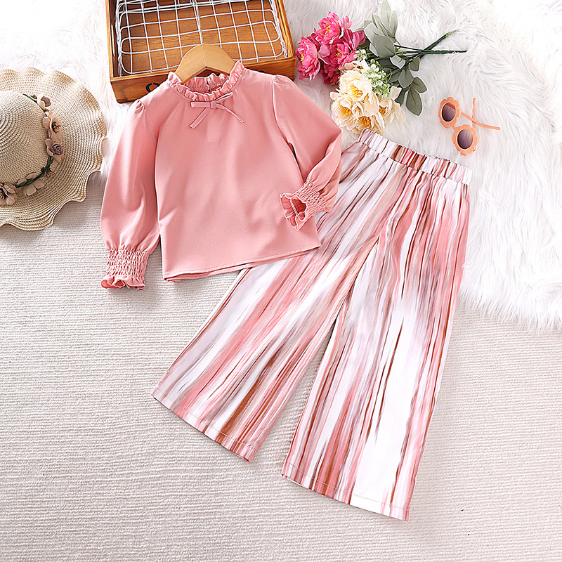 Conjunto de menina com top às riscas e calças manga comprida_voghion.com