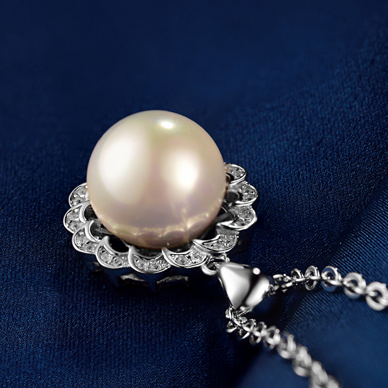 Japonés y coreano Retro Luz de lujo simple ZIRCON colgante accesorios s925 plata esterlina flor perla clavícula cadena Collar para las mujeres al por mayor