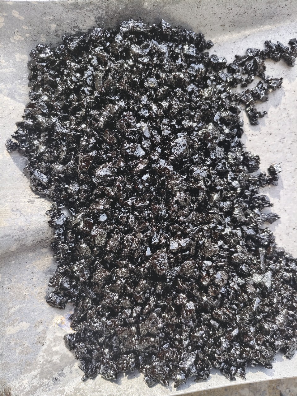 沥青厂家冷补料路面修补料轨道罐底沥青砂坑洼填补冷沥青路面快速